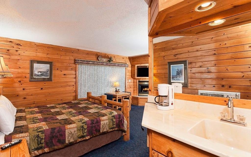 דולות Voyageur Lakewalk Inn מראה חיצוני תמונה
